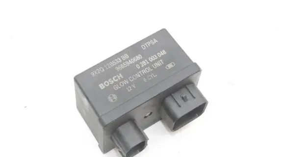 Land Rover Discovery 4 - LR4 Glow plug pre-heat relay 9X2Q12B533BB 0281003048