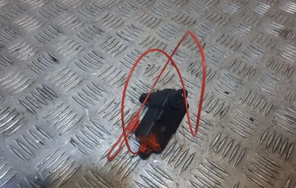 Fuel tank cap lock motor