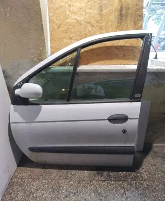 Renault Scenic I Front door