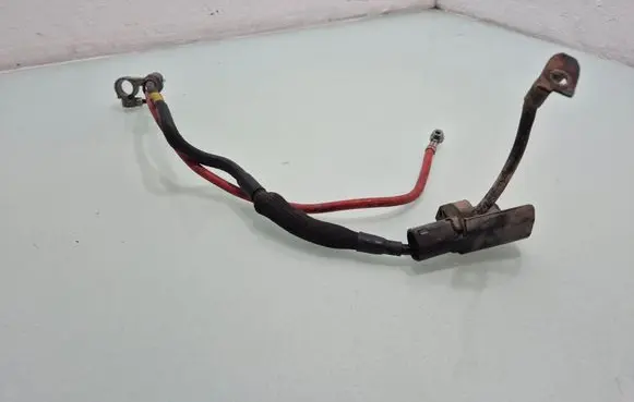 Volkswagen PASSAT B7 Positive cable (battery) 