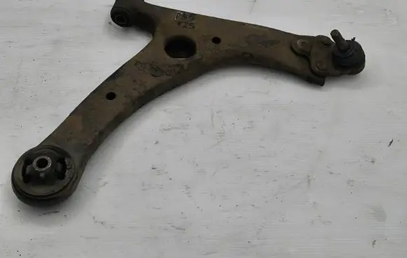 Toyota Avensis T250 Front control arm