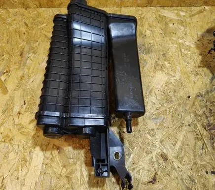 Seat Leon IV Active carbon filter fuel vapour canister 5WA201801 5Q0196D