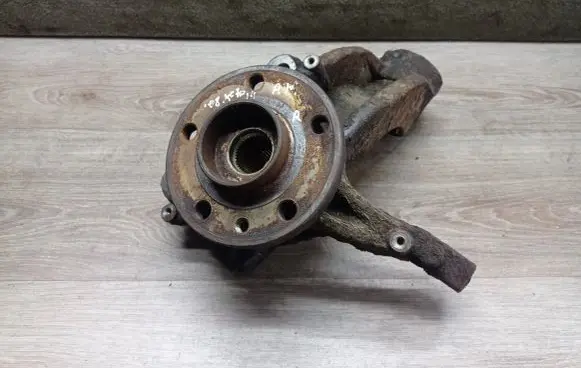 Volvo XC70 Front wheel hub