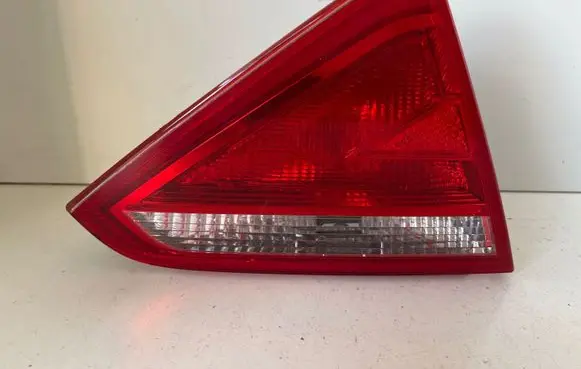 Audi A5 8T 8F Tailgate rear/tail lights 8T0945093 AU484