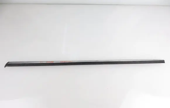 Mini One - Cooper Clubman R55 Rear door windshield rail 