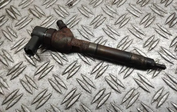 Hyundai ix35 Fuel injector 338002A800