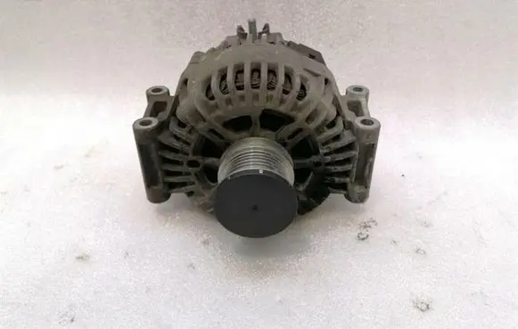 Mercedes-Benz E C207 W207 Generator/alternator A0141541102