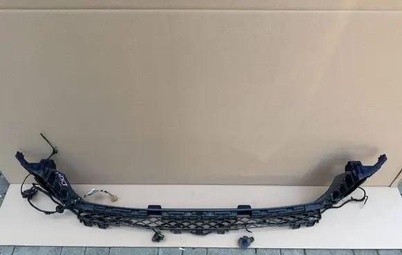 Audi A4 S4 B9 8W Rear bumper mounting bracket 8W9807385