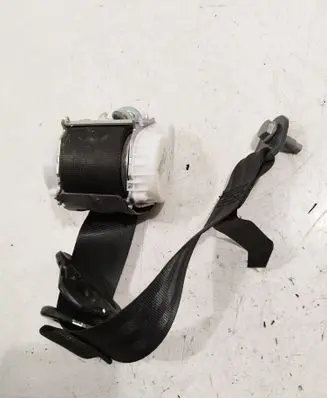 Middle seatbelt (rear)