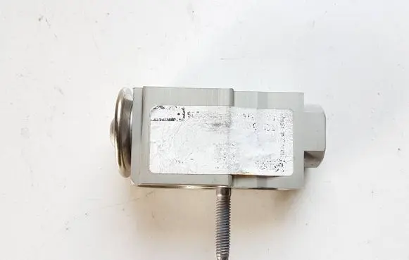 Mercedes-Benz E W213 Air conditioning (A/C) expansion valve A0998300600