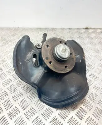 Front wheel hub