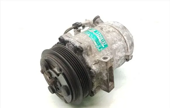 Opel Signum Air conditioning (A/C) compressor (pump) 13208187