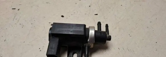 Volkswagen Golf IV Turbo solenoid valve 1J0906627 72290320 01T029