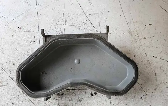 Ford Mondeo MK II Headlight/headlamp dust cover 1305219078