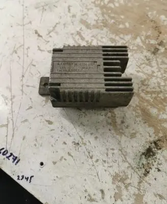Mercedes-Benz A W168 Coolant fan relay A0275458032 E5001004 8032ESS300