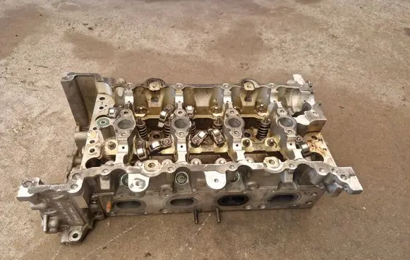 Mercedes-Benz CLA C117 X117 W117 Engine head R270016