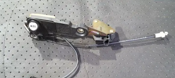 Volkswagen PASSAT B5.5 Tailgate exterior lock 3B9827297A