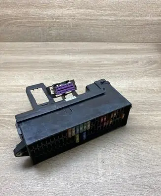 Volkswagen Golf Plus Fuse module KHMA5060 070620178400