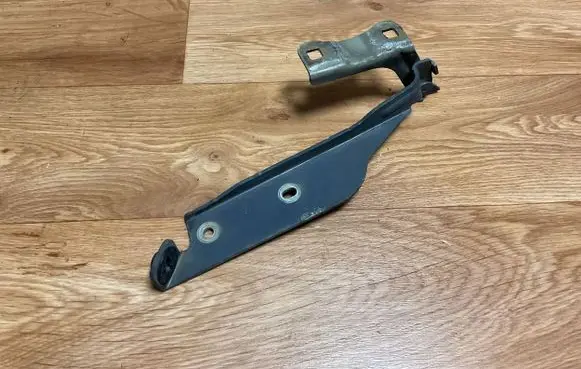 Nissan Micra Engine bonnet/hood hinges 