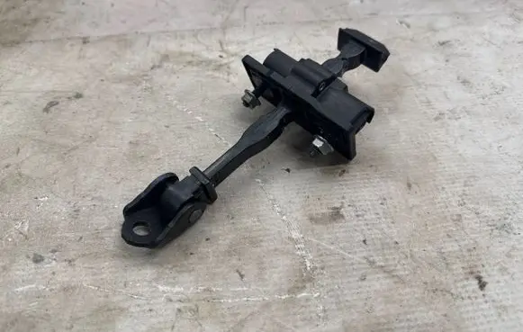 Peugeot 308 Rear door check strap stopper