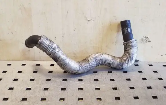 Coolant pipe/hose