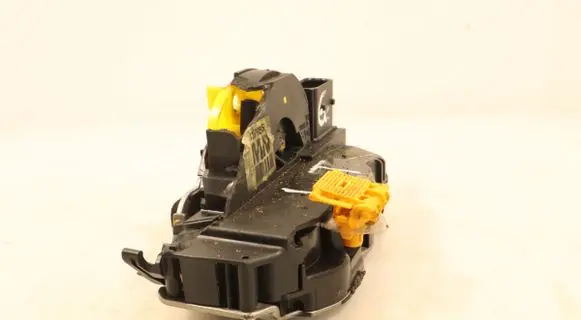 Chevrolet Aveo Rear door lock 11L161