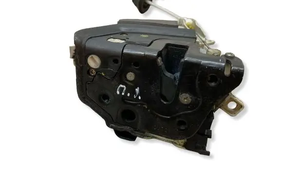 Audi Q7 4L Front door lock 8J2837015C