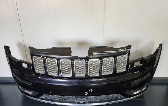 Jeep Grand Cherokee Front bumper 