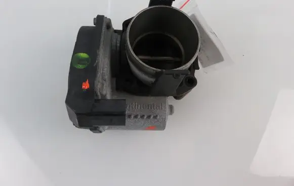 Volkswagen PASSAT B7 Throttle body valve 03C133062S