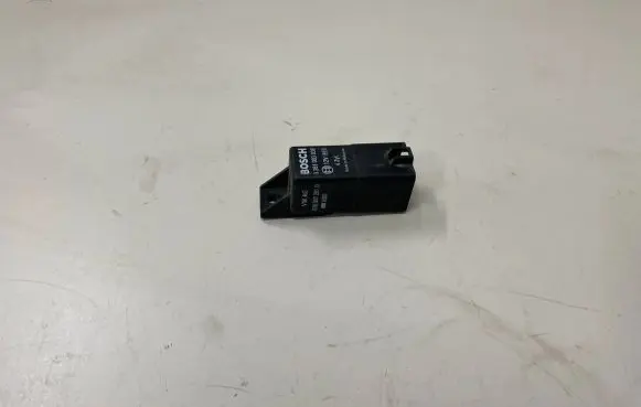 Seat Ibiza IV (6J,6P) Glow plug pre-heat relay 038907281D 0281003038
