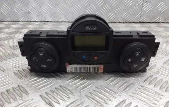 Renault Megane II Interior fan control switch 8200344842
