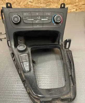 Ford Focus Climate control unit F1ET19980