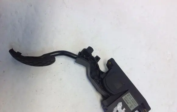 Volkswagen Golf IV Accelerator throttle pedal 0281002346