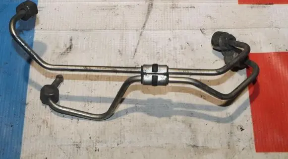 Volvo XC90 Fuel distributor 