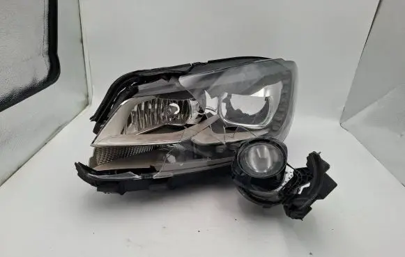 Volkswagen Touran II Headlight/headlamp