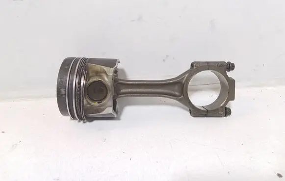 Volkswagen PASSAT CC Piston with connecting rod