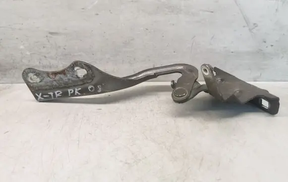 Nissan X-Trail T30 Tailgate/trunk/boot hinge
