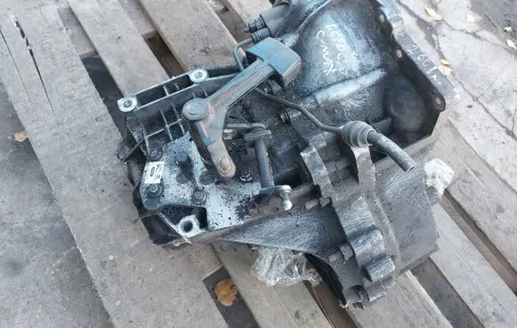 Ford C-MAX I Manual 5 speed gearbox 3M5R7F096YF