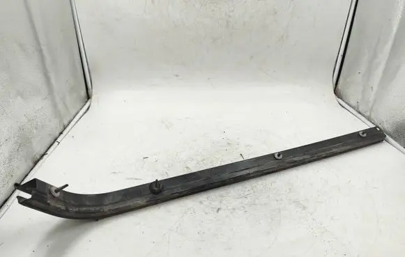 Mazda MPV II LW Sliding door trim 