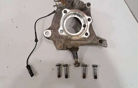 BMW X4M F98 Front wheel hub 8067436 6895657