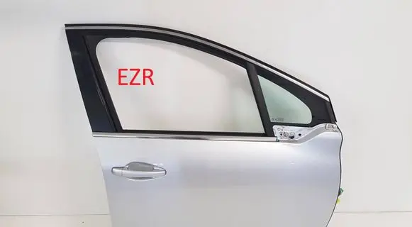 Peugeot 208 I Front door 