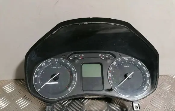 Skoda Octavia Mk2 (1Z) Speedometer (instrument cluster) 1Z0920822D