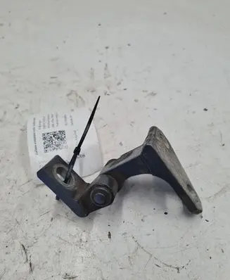 Volkswagen PASSAT B6 Rear door upper hinge 3C4833402C
