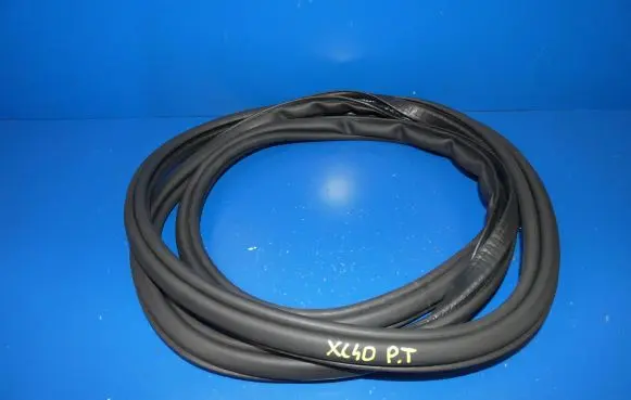 Volvo XC40 Rubber seal rear door X040PT