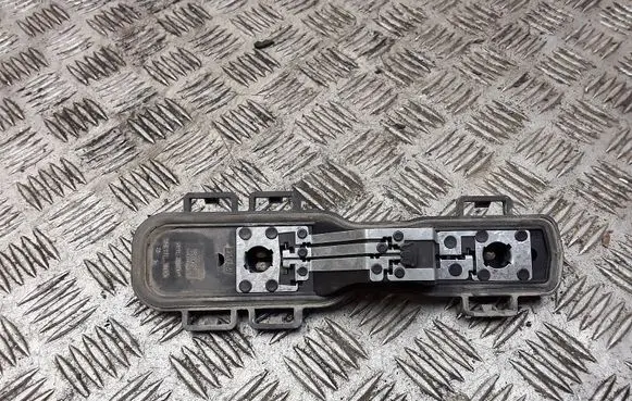 Nissan Primera Tail light bulb cover holder 89025242