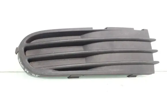 Volvo S40 Front bumper lower grill 30657010