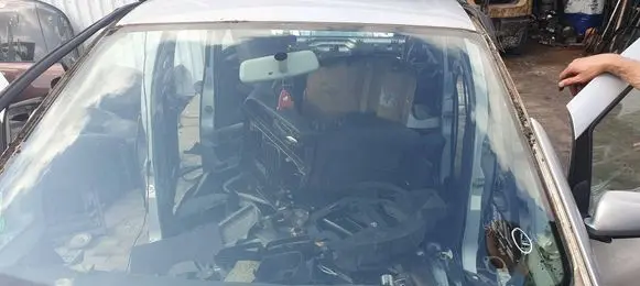Seat Alhambra (Mk1) Front windscreen/windshield window 