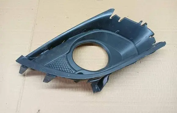Opel Corsa E Front bumper lower grill 13399275 475498858