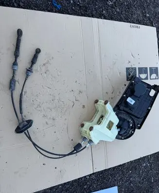 KIA Sportage Gear shifter/selector 437003WXXX