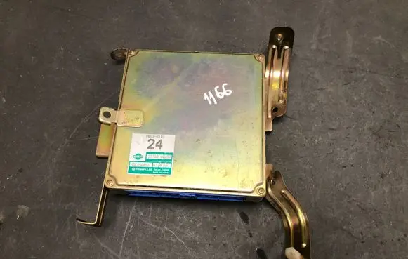 Suzuki Jimny Engine control unit/module 2371060J00 MECSA110